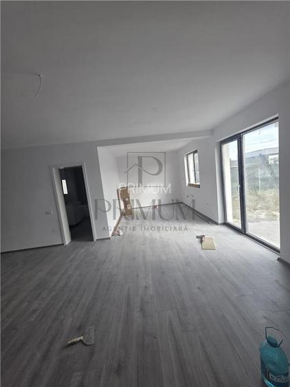 Duplex 4 camere - 95 mp utili - aproape de asfalt - 6