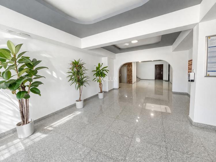 Proprietar 3 camere bucătărie mobilata utilată 82 mp include 1 parcare subterană - 12