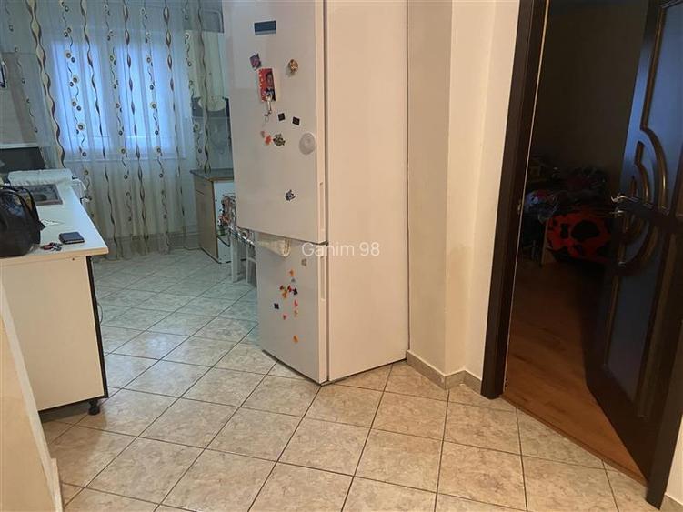 Apartament 2 camere ,56 mp, zona Longinescu , decomandat, imbunatatit , liber - 6