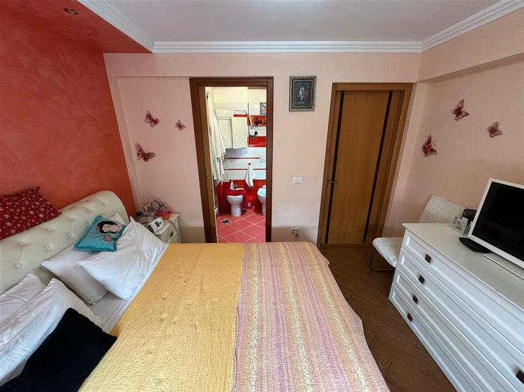 Apartament 3 camere, etaj 2, zona ultracentrala, renovat complet