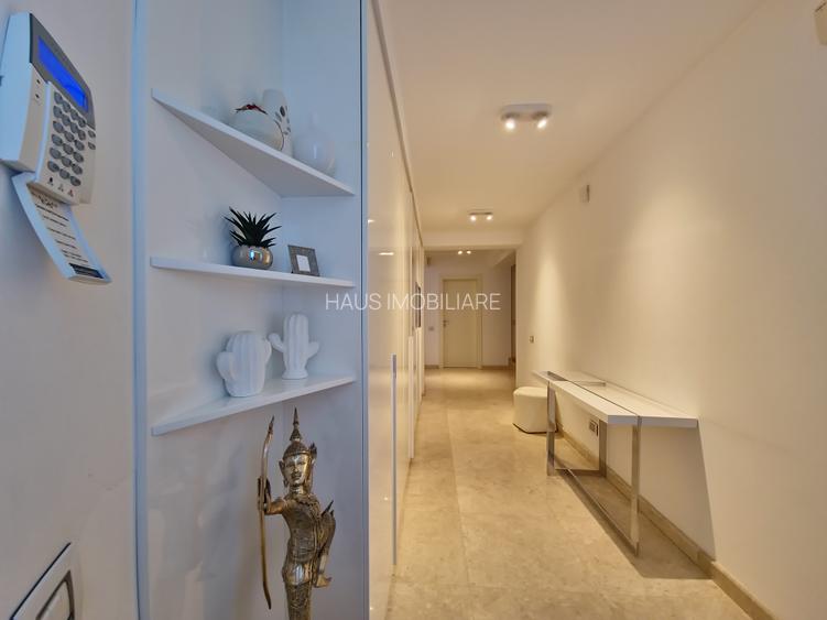 Vila deosebita  la un pas de mare mobilata si utilata - 11