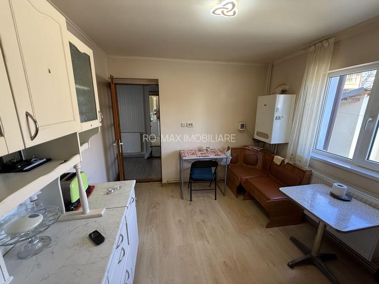 Vila 5 camere 120mp+magazin 40 mp-construcție 2008 Central - Câmpina - 8