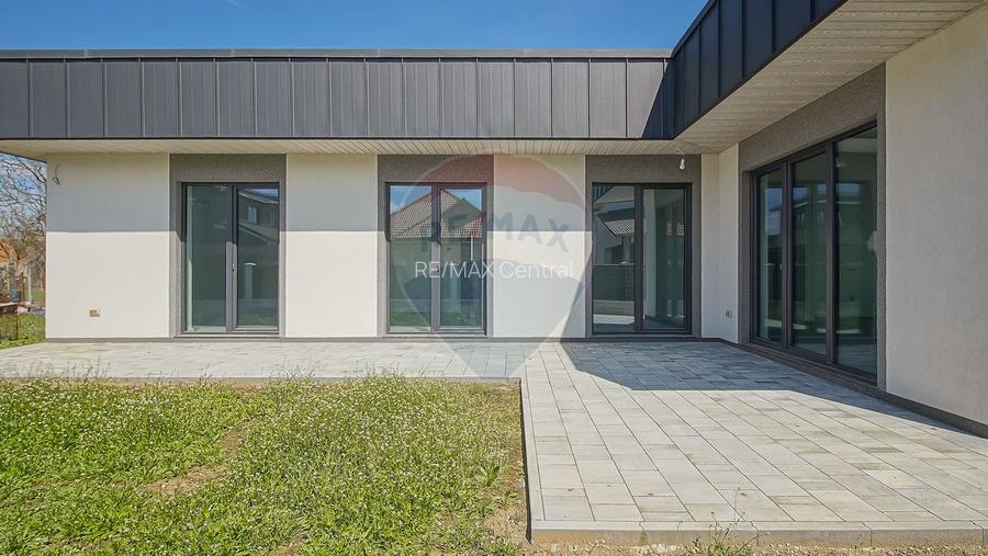 Casă  cu 5 camere de vânzare - 15