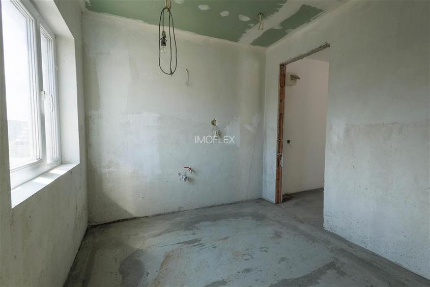 Casa spatioasa cu etaj si curte în Ghimbav - 15