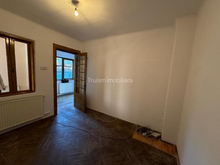 Vanzare Casa 3 Camere - Zona Ana Ipatescu, Langa Penitenciar