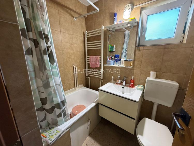 Casa si Teren/ Curte/ Metrou Republica 12' - 14