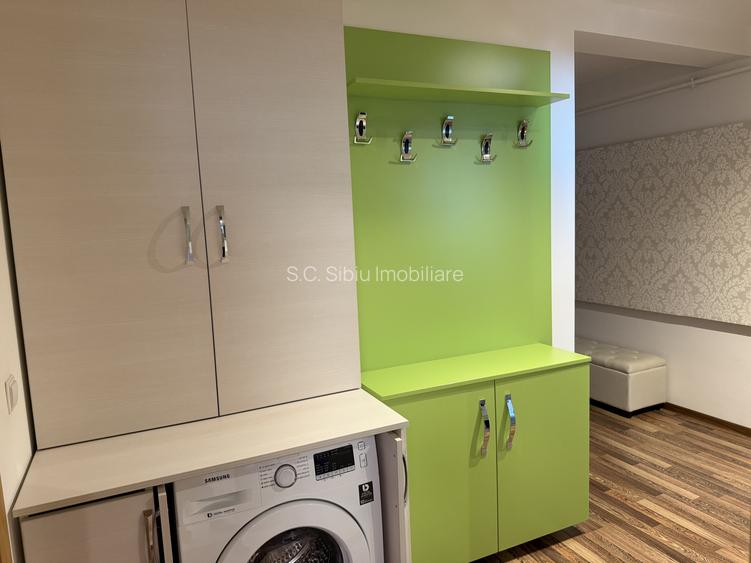 Apartament 2 camere cochet ,spatios str. Lupeni