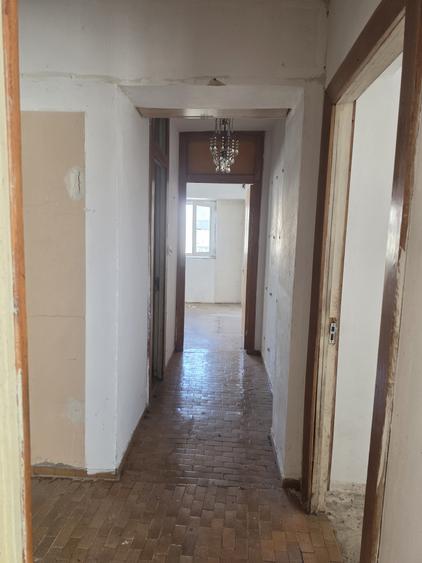 Mosilor/Carol apartament 2 camere decomandat de vanzare, constructie 1982