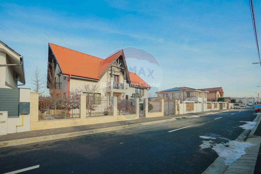 Casă 5 camere cu garaj, 230 mp utili, teren 503 mp, Nufărul, Oradea - 24