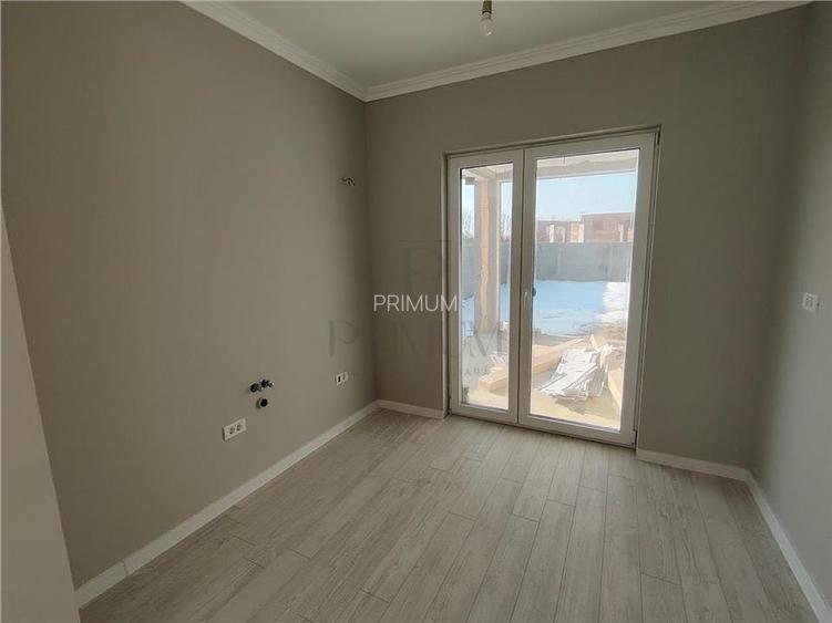 Duplex separat prin camera tehnica - finisaje de top - teren 330 mp. - 3