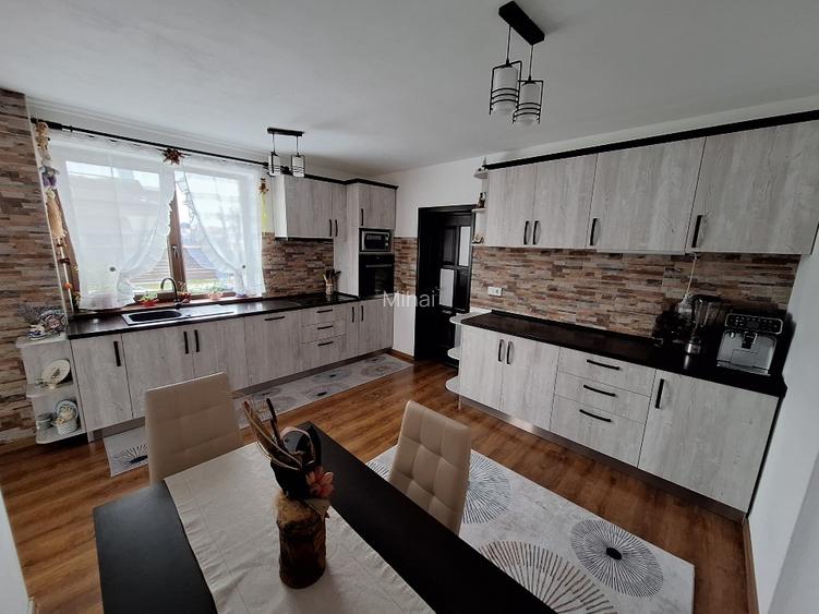 Casă P+M la cheie cu garaj  - 2