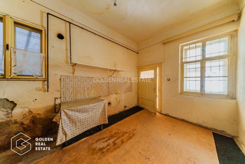 4 Camere la casă, 215mp+261mp teren, str Preparandiei - 30