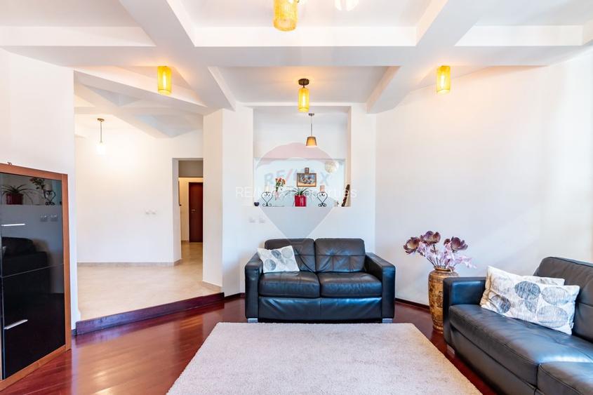 Casă / Vilă de vanzare la intrare in Mogosoaia, padure, teren 1097mp - 9