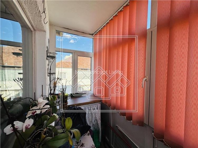 Apartament de vanzare in Sibiu - 3 camere, 2 balcoane si pivnita - - 10