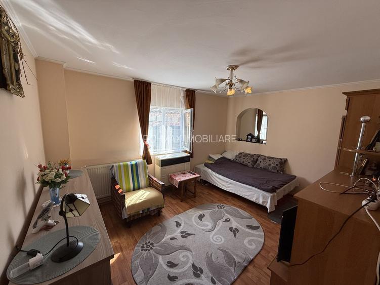 Vila 5 camere 120mp+magazin 40 mp-construcție 2008 Central - Câmpina - 12