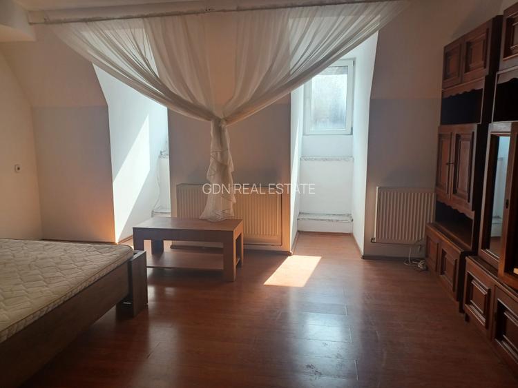 De vanzare apartament 3 camere in Centrul Vechi - 6