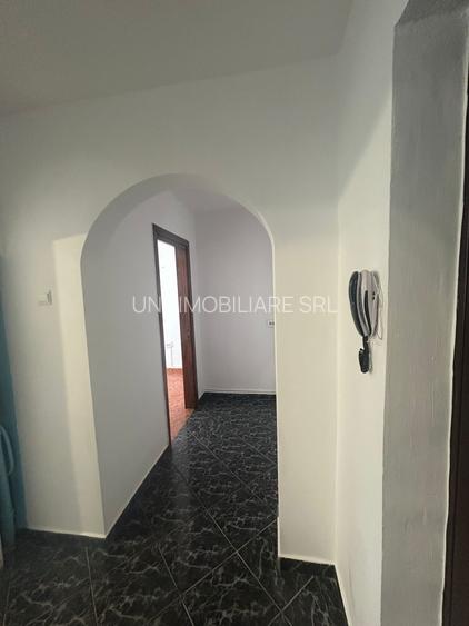 Apartament 3 camere- Zona Sud - etaj 3/4 - 48 mp - 48500 euro negociabil - 4