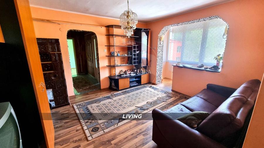 OPORTUNITATE DE INVESTITIE- CAVNIC - apartament cu 3 camere - 2