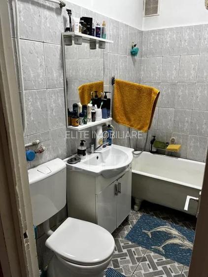 Apartament 3 camere în zona FACULTATII DE LITERE - 4