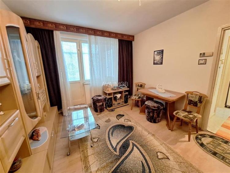 Apartament 2 camere semidecomandat , zona Garii - 2