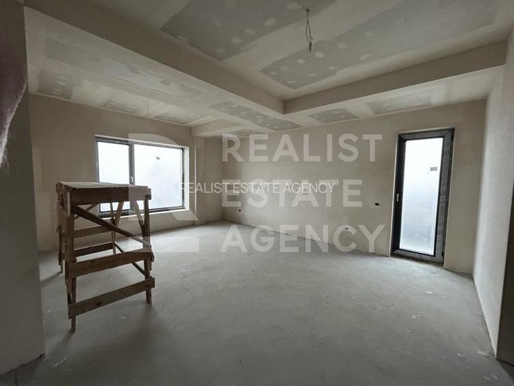 Casă P+1, 315 m² utili | Teren 1.300 m² | Pe malul lacului Ostratu - 7