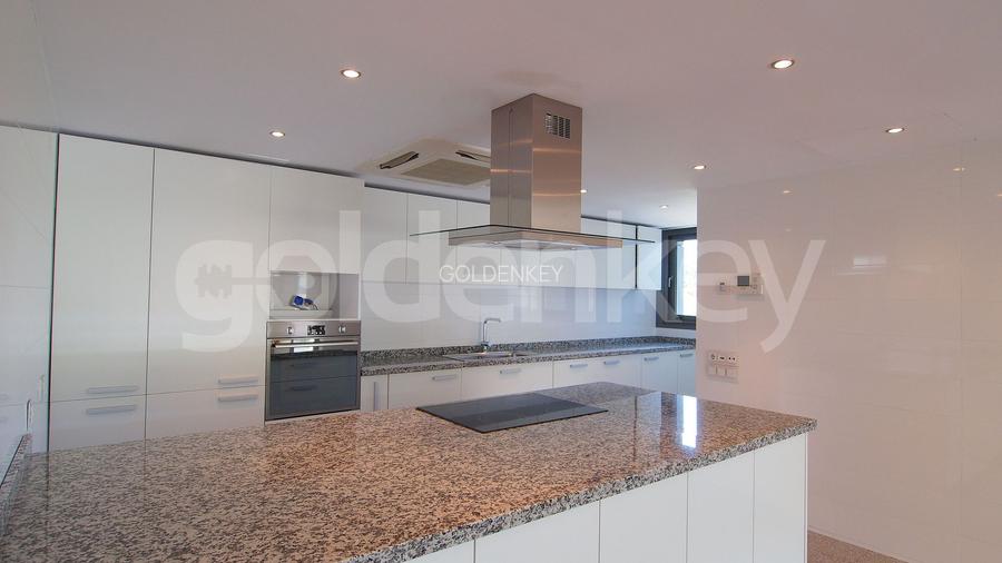 Apartament spatios cu 4 camere | 40mp terase | 3 locuri de parcare - 4
