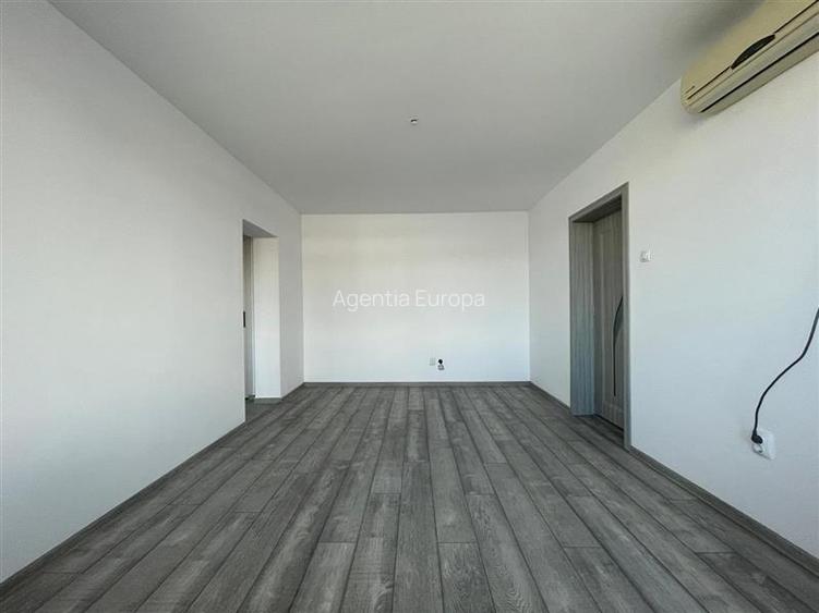 Apartament 3 camere de vanzare  zona ultracentrala - 2