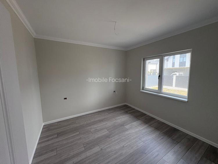 Casa de vanzare - 137 mp - Golesti - 3