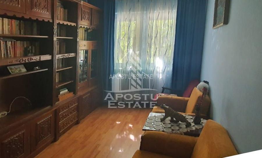 Inchiriez apartament cu 2 camere zona UTA - 2