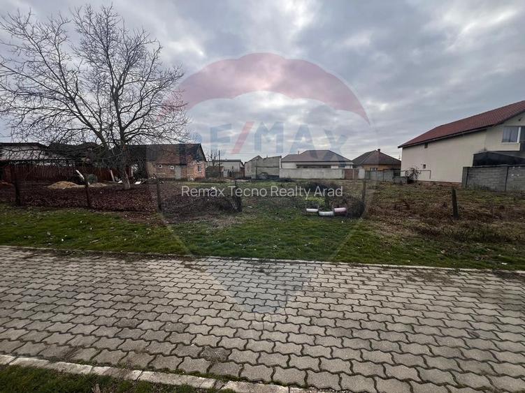 Teren de inchiriat-Subcetate( langa Bazinul de înot și polo ) - 4