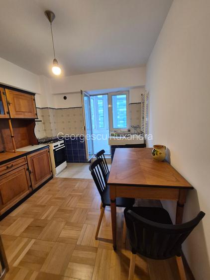 2 camere decomandat,et.4, Piata Victoriei, vis-a-vis America House - 8