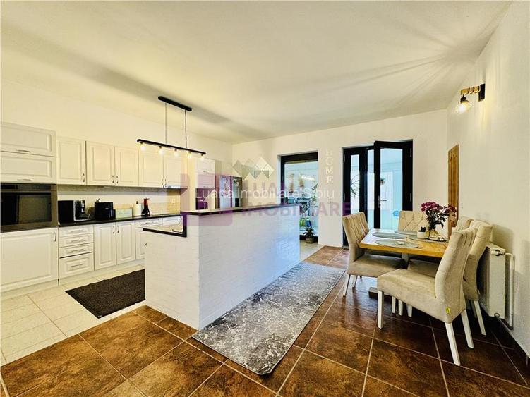 Casa pe un singur nivel Sura Mare | teren 701 mp | 2 constructii | video - 2