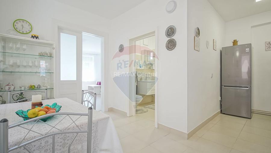 Casă falnică, curte individuală, langă Piața Unirii, în inima Scheilor - 6