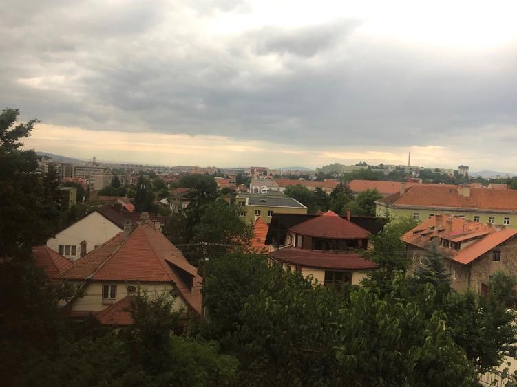 Casă cu panoramă  Str Horia - 7