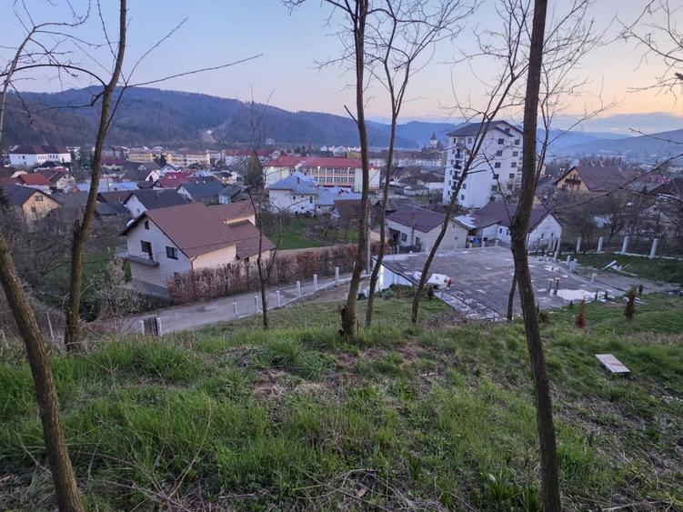 Casă de vânzare cu 1100 mp teren in proprietate- liniște și natură în orașul Gur