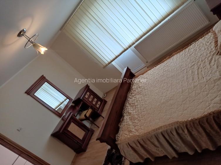 casa / vila Gavana 3  , mobilata / utilata , finisaje clasice ! - 4