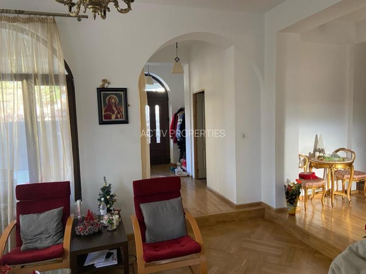 Resedinta deosebita,constr 2012,parc Carol 10min,7 camere,7 bai,2 locuri parcare - 3