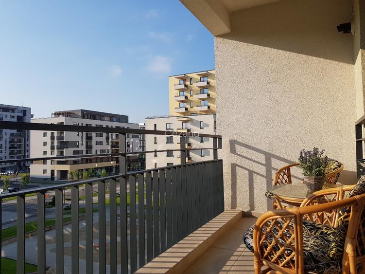 Studio premium pe pietonala Coresi Kasper, mobilat, utilat, parcare si boxa - 14