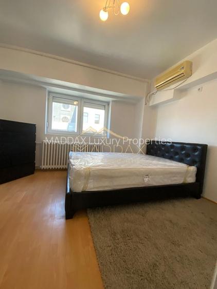 Apartament spațios cu 4 camere, vedere spectaculoasă către Palatul Parlamentului - 8