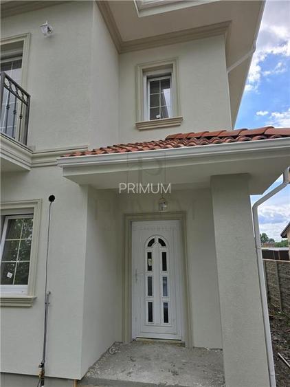 Duplex deosebit - zona excelenta - toate utilitatile - finisaje TOP - 5