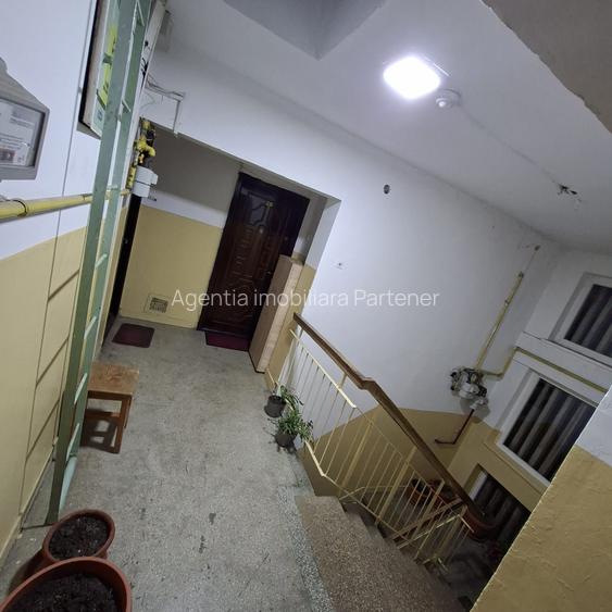 3 camere Calea Bascov , centrală/ finisaje clasice , LIBER / ușor negociabil ! - 17