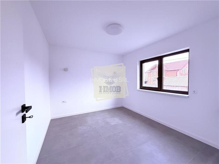 Casa moderna cu 5 camere 3 bai si teren 427 mp in Cisnadie - 19
