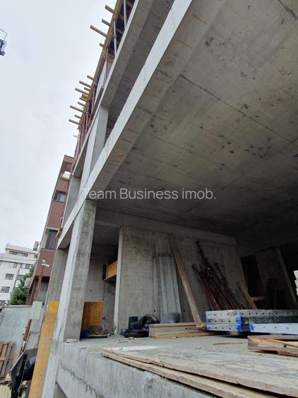 Penthouse 4 camere Dec. 130mp si 220mp construit + 100mp terasa Splaiul Unirii - 10