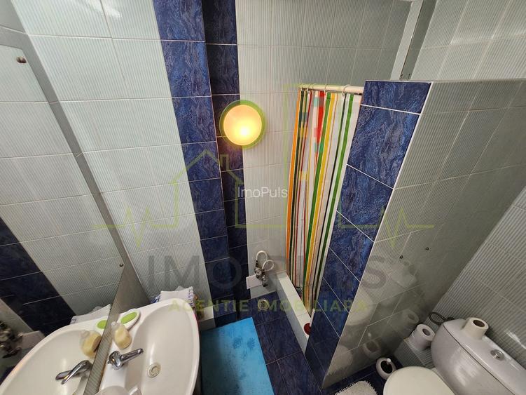 Ultracentral. Vedere la catedrala. Etaj intermediar. Modificat in 3 camere. - 8