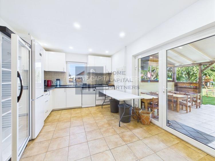 Vânzare casă P+M, 7 camere, 4 dormitoare, 4 băi, garaj 3 autoturisme - 14