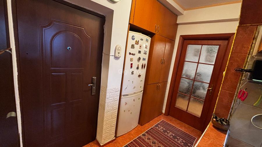 Vând apartament 2 camere  - 2