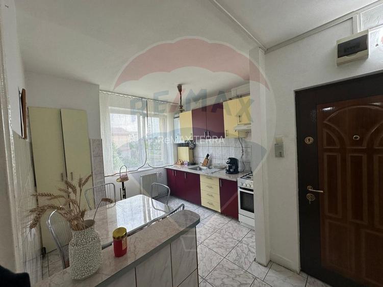 DE VANZARE- apartament 2 camere , ULTRACENTRAL - 3