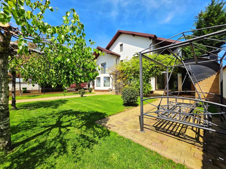 Vilă premium în Strejnicu | 8 camere | 345 mp utili | teren 595 mp - 2