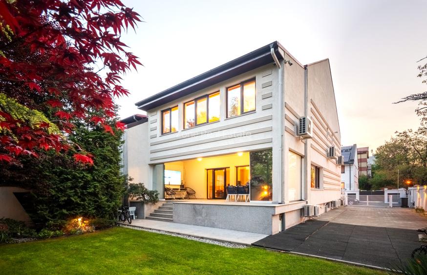 Vila Titan de vanzare - O proprietate care va depăși orice așteptare! - 2