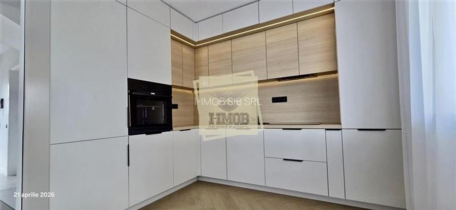 Casa de lux cu 4 camere 2 bai balcon 2 parcari in Selimbar - 9